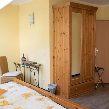 Weingut Und Gaestehaus Wetzler Affittacamere Vendersheim