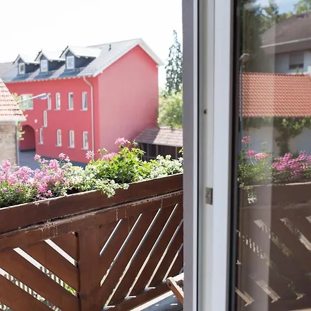 Weingut Und Gaestehaus Wetzler 4*